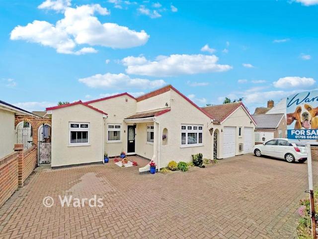 4 bedroom detached bungalow for sale