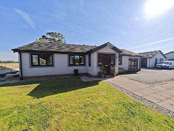 4 bedroom detached bungalow for sale