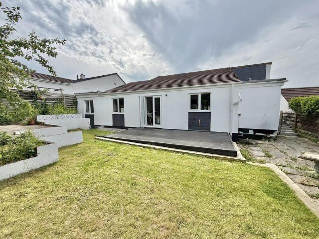 4 bedroom detached bungalow for sale