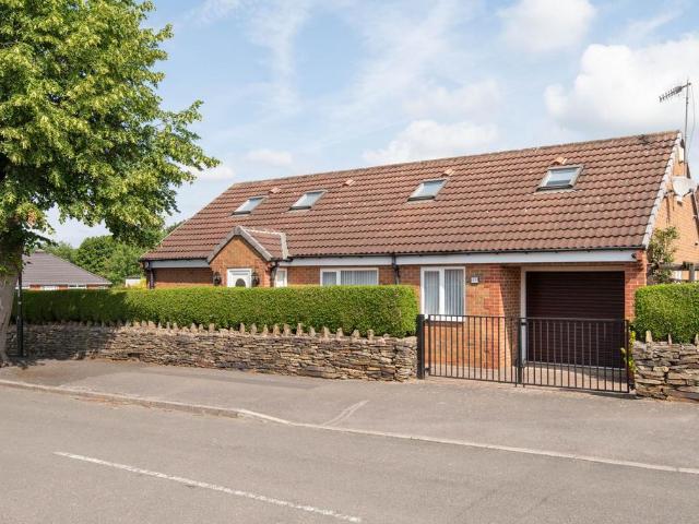 4 bedroom detached bungalow for sale