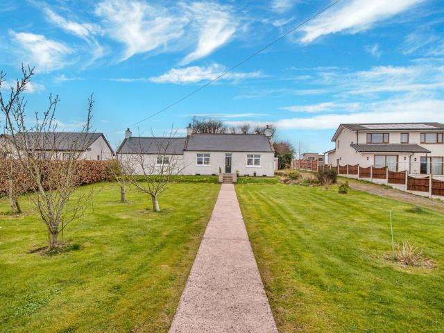 4 bedroom detached bungalow for sale