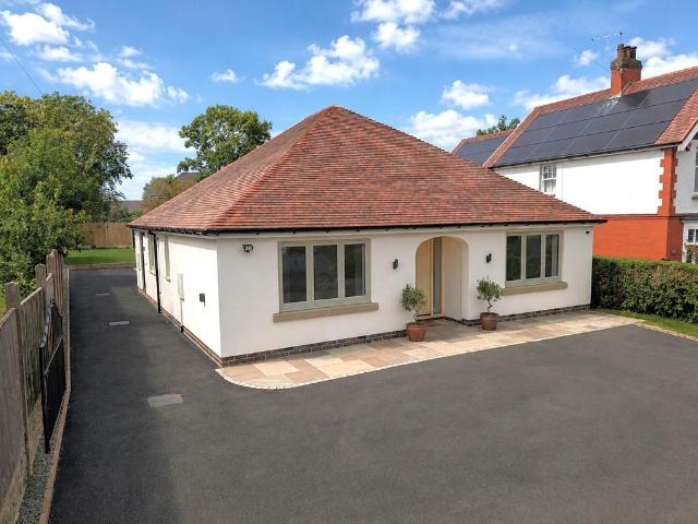 4 bedroom detached bungalow for sale