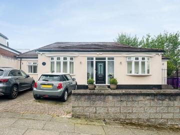 4 bedroom detached bungalow for sale