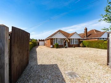 4 bedroom detached bungalow for sale