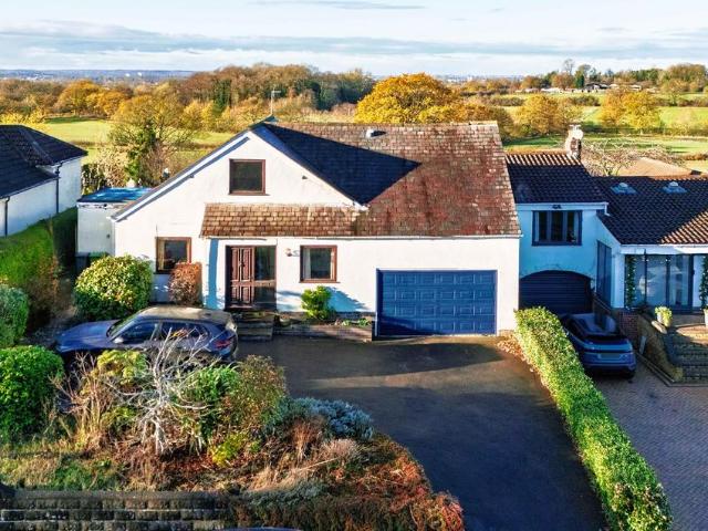 4 bedroom detached bungalow for sale