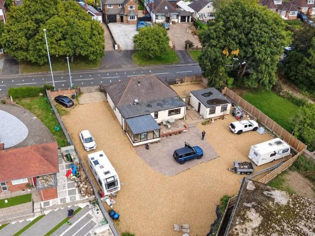 4 bedroom detached bungalow for sale