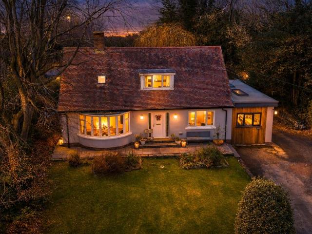 4 bedroom detached bungalow for sale