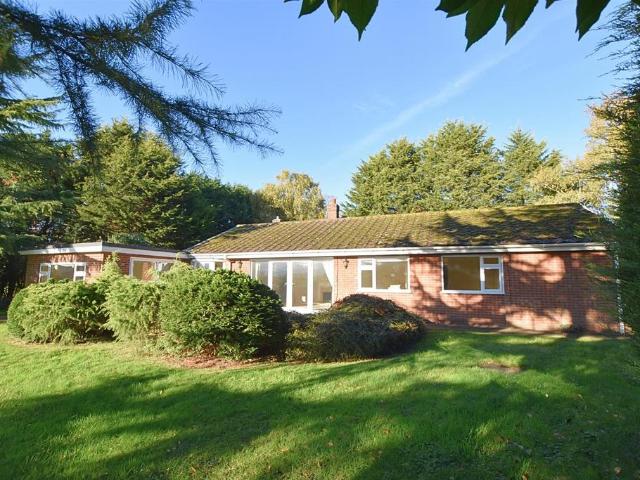 4 bedroom detached bungalow for sale