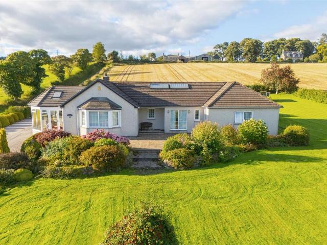 4 bedroom detached bungalow for sale
