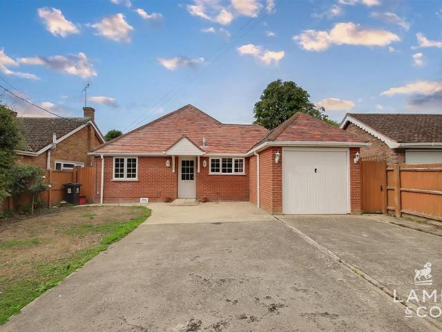 4 bedroom detached bungalow for sale