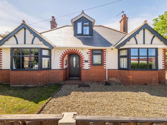 4 bedroom detached bungalow for sale