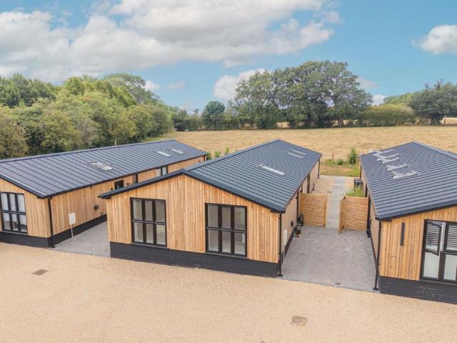 4 bedroom detached bungalow for sale