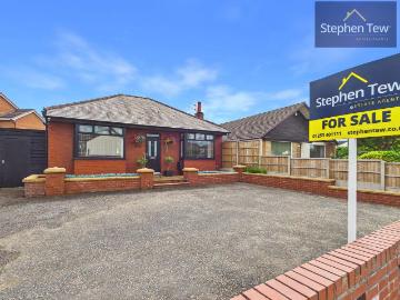 4 bedroom detached bungalow for sale