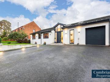 4 bedroom detached bungalow for sale