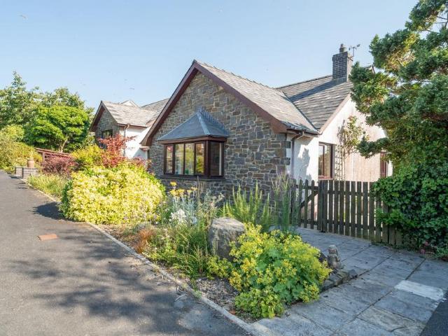 4 bedroom detached bungalow for sale