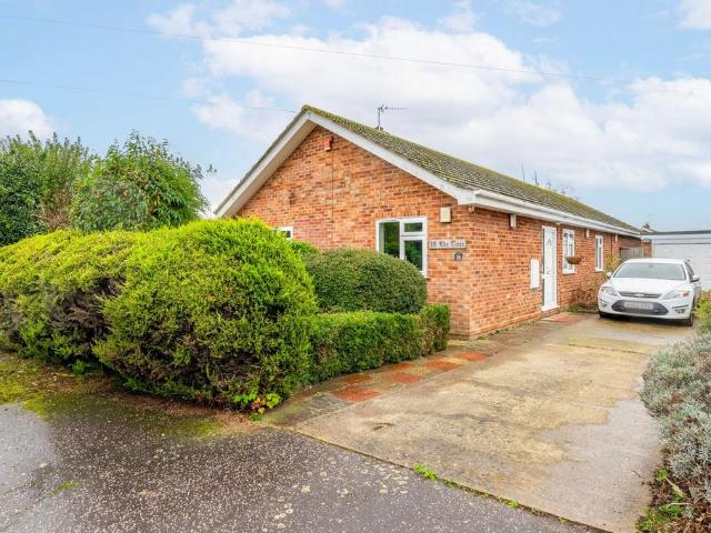 4 bedroom detached bungalow for sale