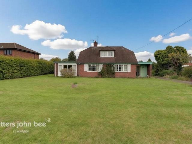 4 bedroom detached bungalow for sale
