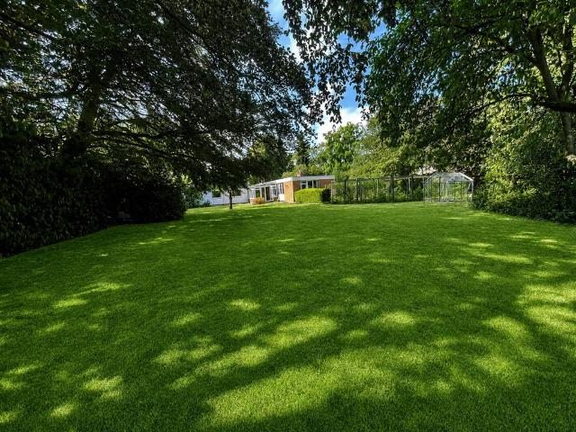 4 bedroom detached bungalow for sale
