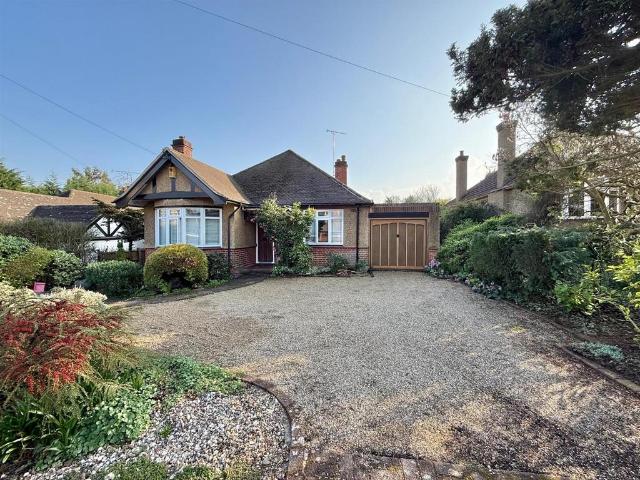 4 bedroom detached bungalow for sale
