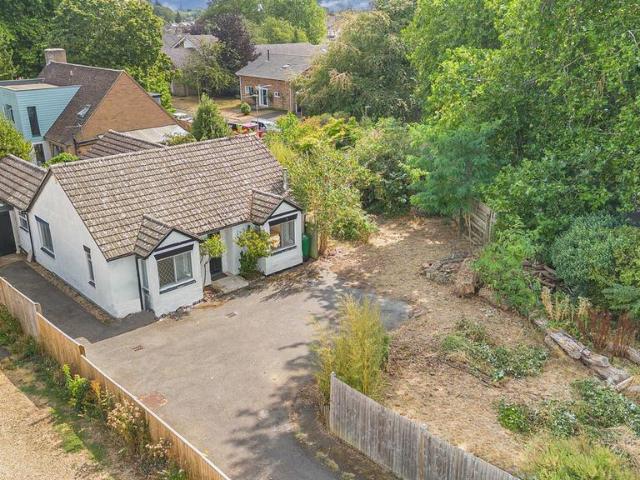 4 bedroom detached bungalow for sale