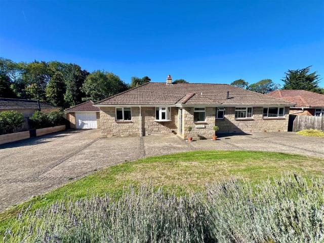 4 bedroom detached bungalow for sale