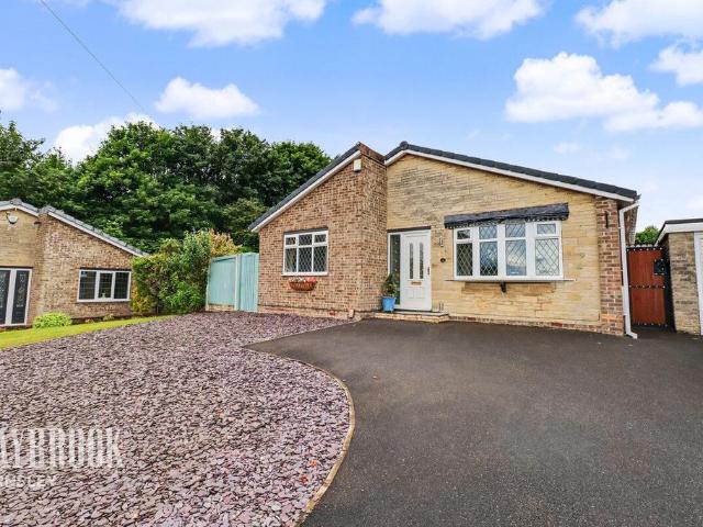 4 bedroom detached bungalow for sale