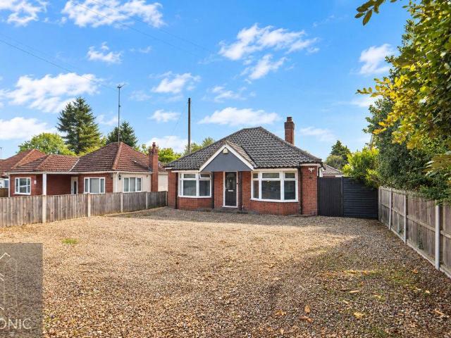 4 bedroom detached bungalow for sale