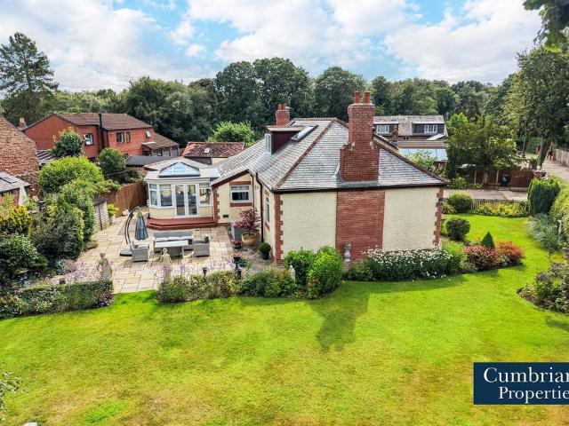 4 bedroom detached bungalow for sale