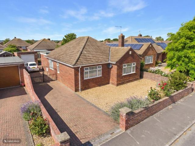 4 bedroom detached bungalow for sale