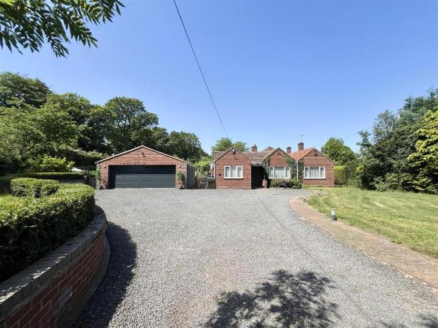 4 bedroom detached bungalow for sale