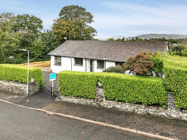 4 bedroom detached bungalow for sale