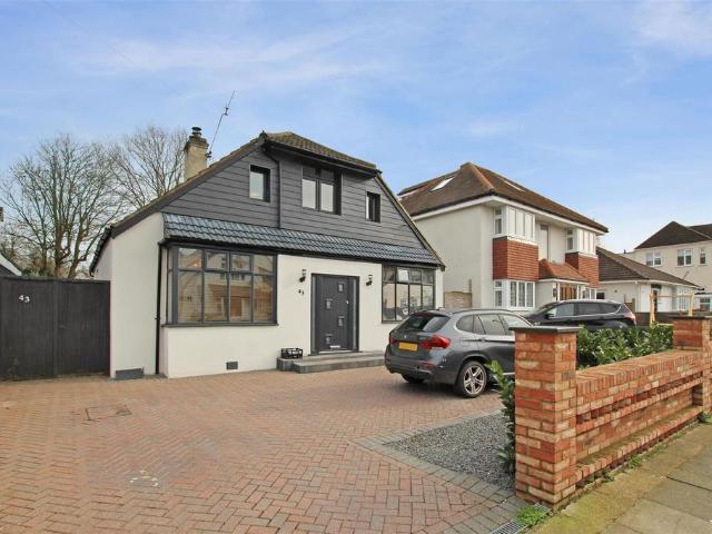 4 bedroom detached bungalow for sale