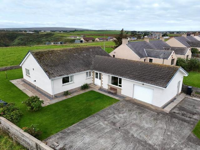 4 bedroom detached bungalow for sale
