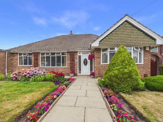 4 bedroom detached bungalow for sale
