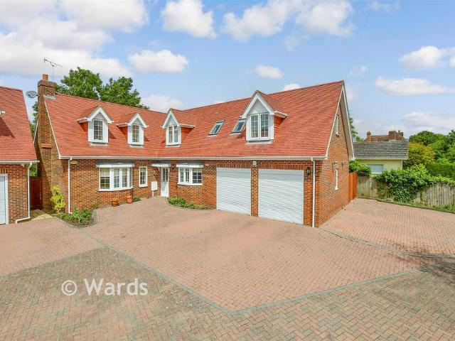 4 bedroom detached bungalow for sale