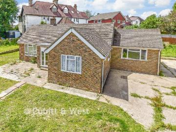 4 bedroom detached bungalow for sale