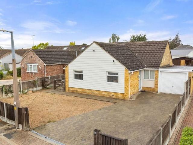 4 bedroom detached bungalow for sale