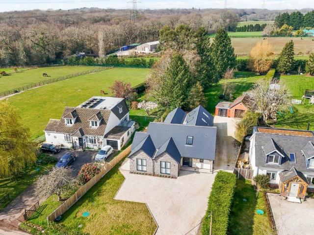4 bedroom detached bungalow for sale