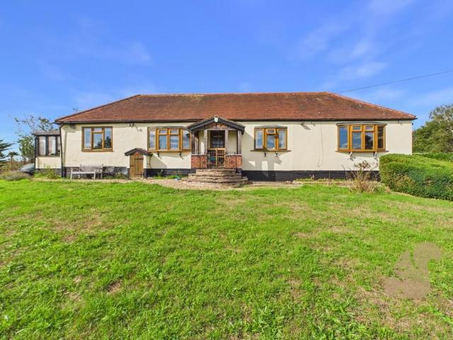 4 bedroom detached bungalow for sale