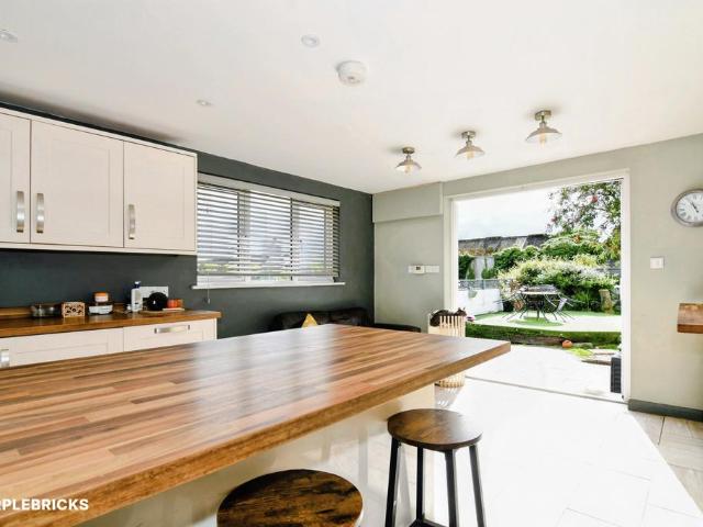 4 bedroom detached bungalow for sale