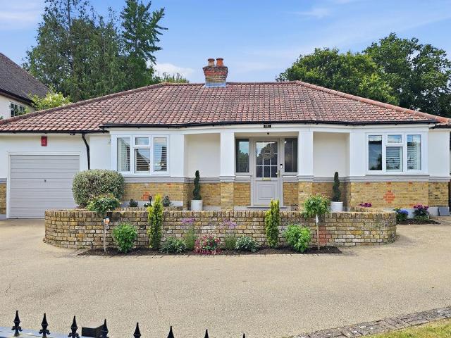 4 bedroom detached bungalow for sale