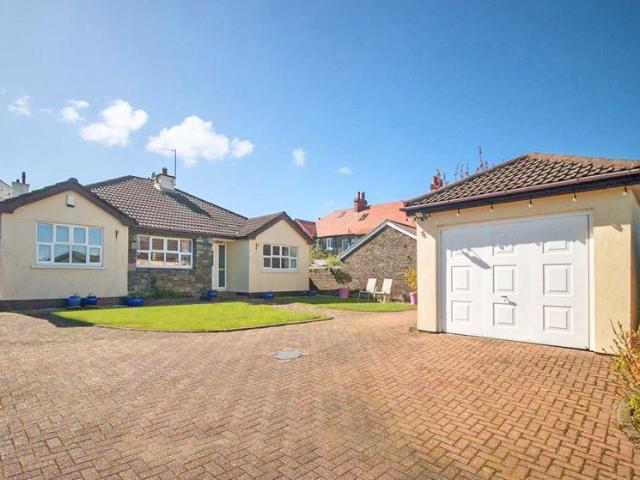 4 bedroom detached bungalow for sale