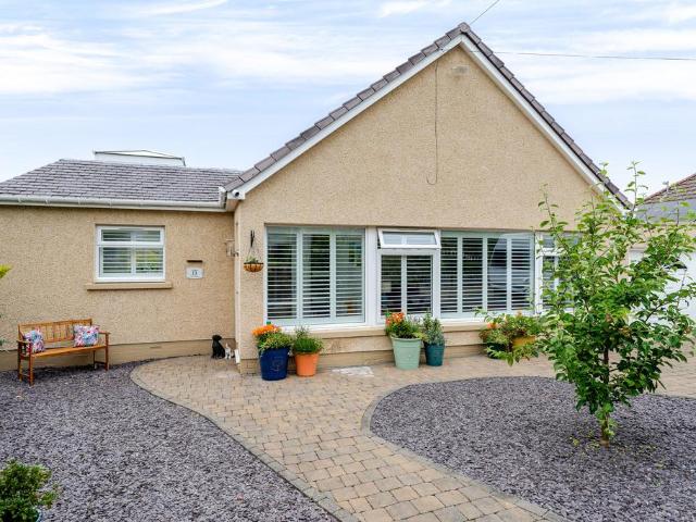 4 bedroom detached bungalow for sale