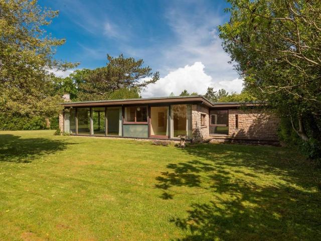 4 bedroom detached bungalow for sale