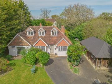 4 bedroom detached bungalow for sale