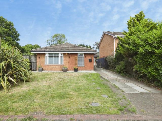4 bedroom detached bungalow for sale