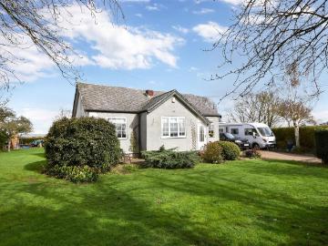 4 bedroom detached bungalow for sale