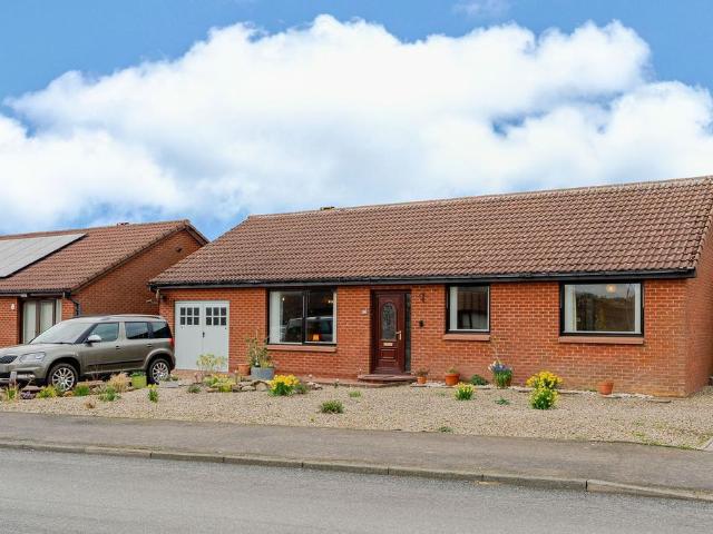 4 bedroom detached bungalow for sale