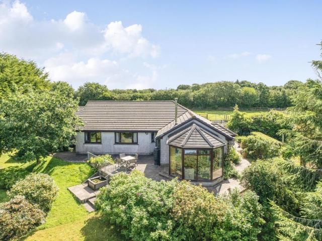 4 bedroom detached bungalow for sale