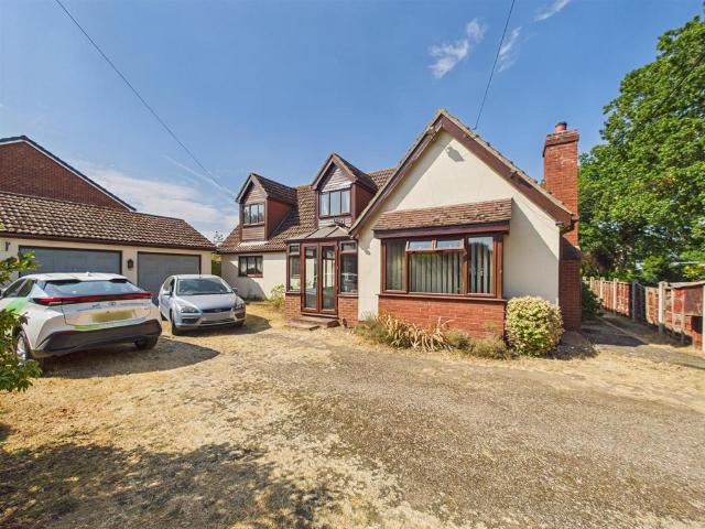 4 bedroom detached bungalow for sale